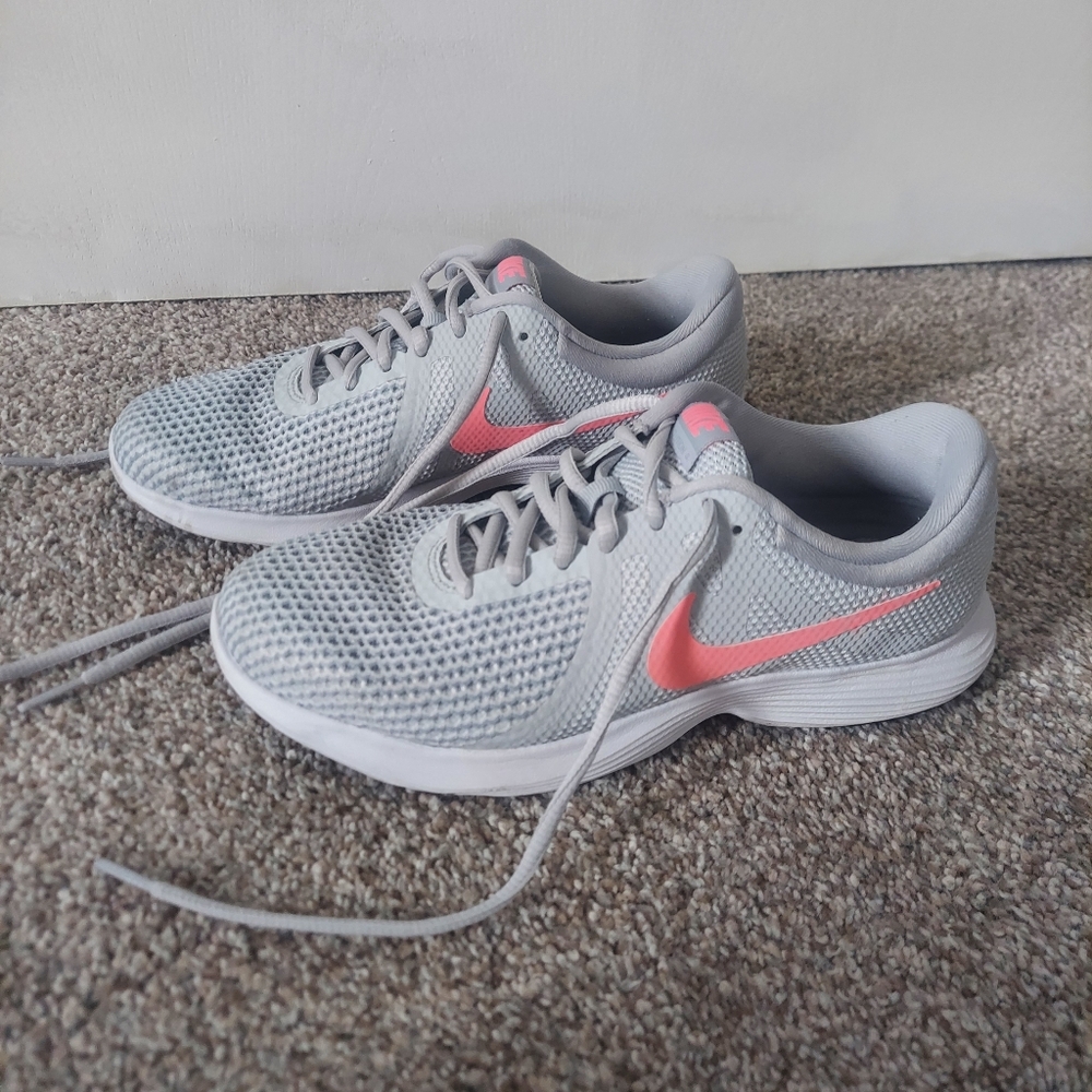 Nike Women's Gray and Pink Running Shoes